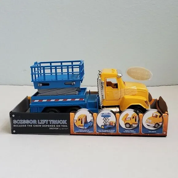 Toy Truck Micro Scissor Lift Truck with Basket, Light & Sound - Driven By Battat - Picture 3 of 6